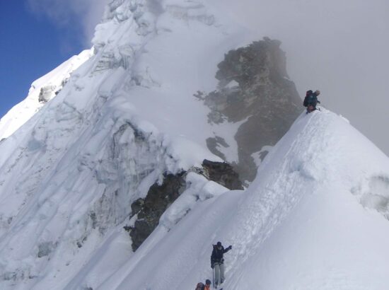 Lobuche East Peak Climbing 14 Days 