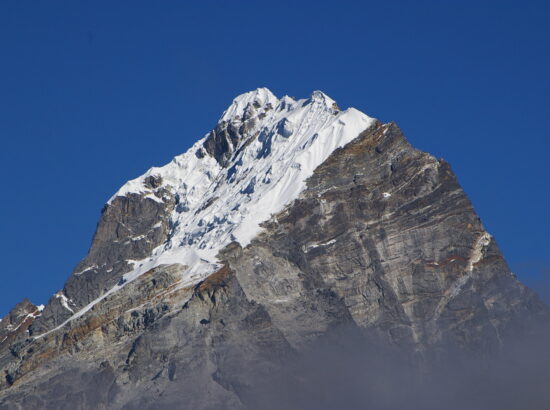 Lobuche East Peak Climbing 14 Days 